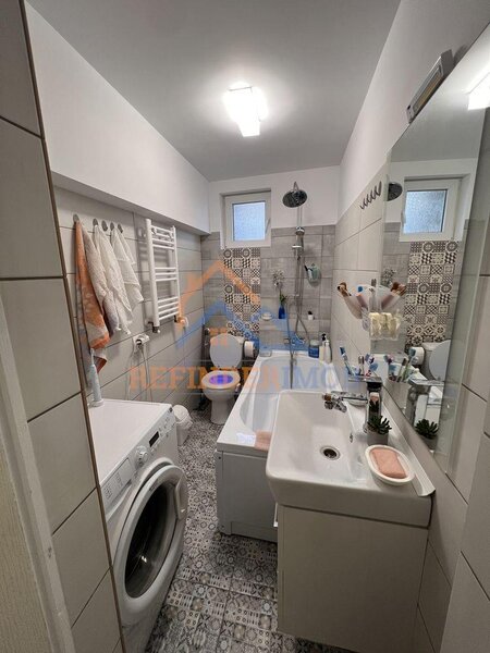 Unirii - Sf. Vineri Apartament 2 camere de vanzare